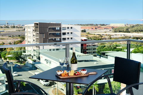 Oaks Gladstone Grand Hotel - Accommodation Resorts 0