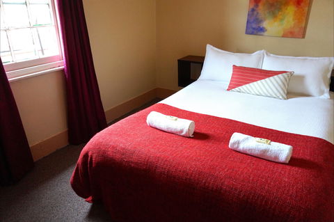 Royal Hotel Cooma - Accommodation Resorts 1