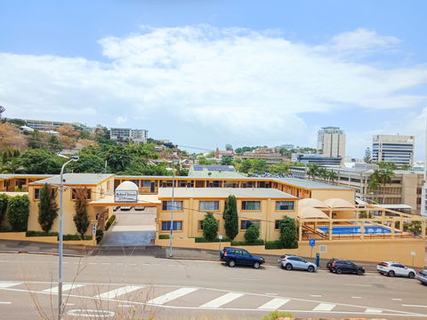 The Robert Towns - Accommodation Resorts 0