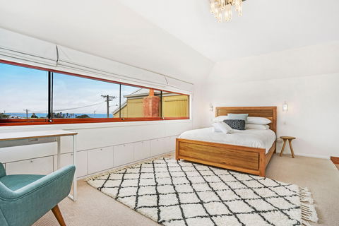 Newcastle Executive Homes - Oceanview Terrace - Accommodation Resorts 0