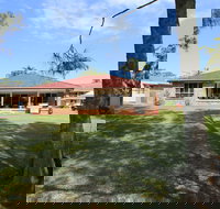 Ray of Sunshine-Waterfront Reserve - Accommodation Resorts