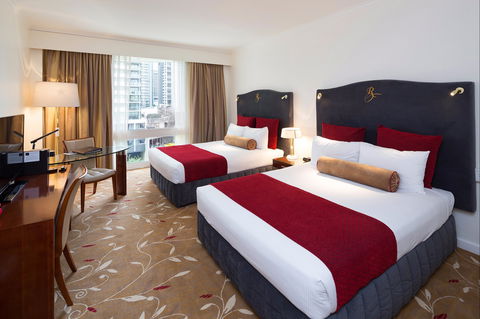 Royal On The Park Hotel And Suites - Accommodation Resorts 2