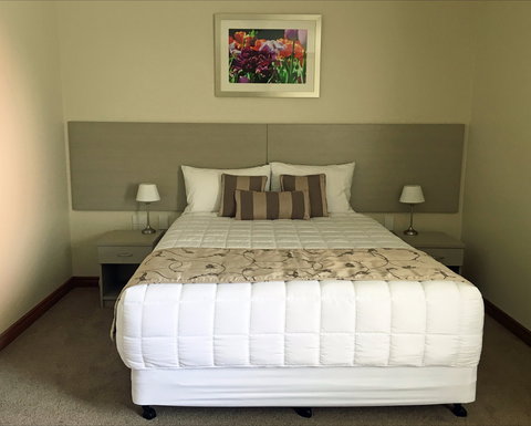 Silver Sands Resort - Accommodation Resorts 1