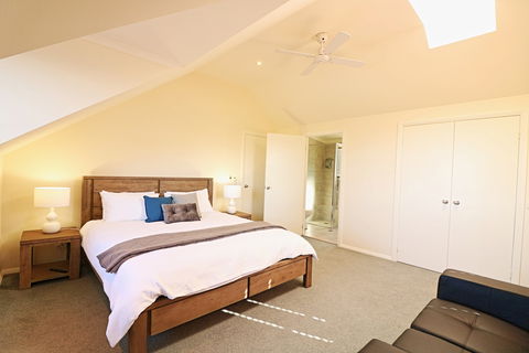 Whale Cove - Accommodation Resorts 2