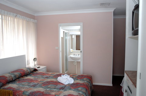 Blue And White Lodge - Accommodation Resorts 1