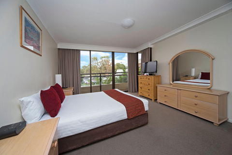 BreakFree Capital Tower - Accommodation Resorts 1
