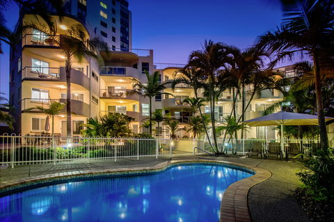 The Burlington Holiday Apartments - Accommodation Resorts 2