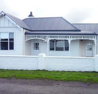 Calgary House  Cottage Accommodation - Accommodation Resorts