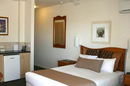 Yamba Beach Motel - Accommodation Resorts 0