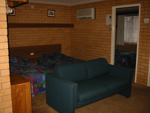 Country Comfort Tumut Valley Motel - Accommodation Resorts 2
