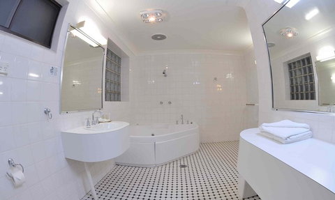 Country Comfort Tumut Valley Motel - Accommodation Resorts 4