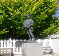 Alexander Cameron Statue - Accommodation Resorts