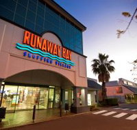 Runaway Bay Shopping Village - Accommodation Resorts