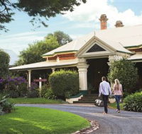 Historical Walk Through Russell Street - Accommodation Resorts