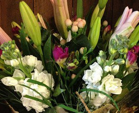 Alpine Blooms Florist Mansfield - Accommodation Resorts 0