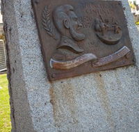 Thunderbolt's Statue and Constable Walker Memorial - Accommodation Resorts