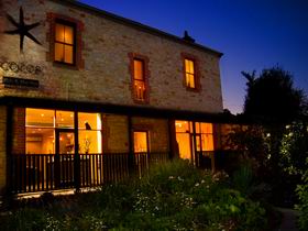 Cocos Hair And Day Spa - Accommodation Resorts 0