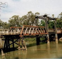 Swan Hill - Murray River Road Bridge - Accommodation Resorts