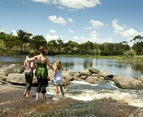 Polly McQuinns - Accommodation Resorts 1