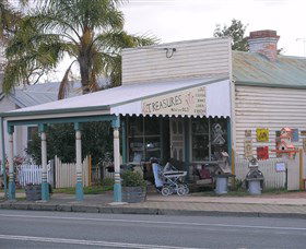Lady Gails Bookshop And Curios - Accommodation Resorts 0