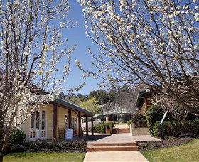 Hunter Valley Gardens Shopping Village - Accommodation Resorts 2