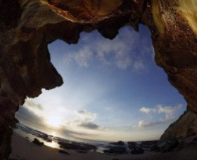 Caves Beach NSW Accommodation Resorts