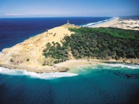 Moreton Island Lighthouse - Accommodation Resorts 1