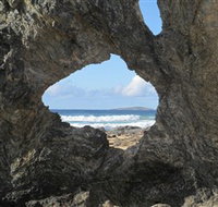 Glasshouse Rocks and Pillow Lava - Accommodation Resorts