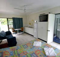 Tropical Palms Inn - Accommodation Resorts