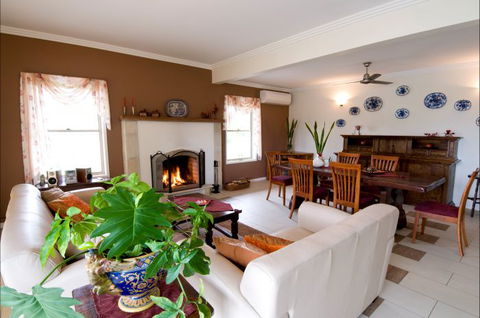 Villa Cavour Bed And Breakfast - Accommodation Resorts 5