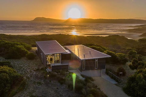 Bruny Island 3-Day Guided Walk With Wine And Cheese Tasting - Accommodation Resorts 0