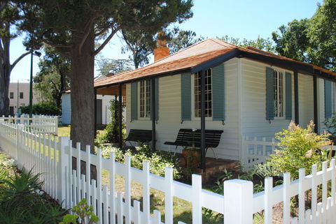 La Trobe's Cottage - Accommodation Resorts 2