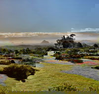 Glass House Mountains to Sunshine Coast Shores - Accommodation Resorts