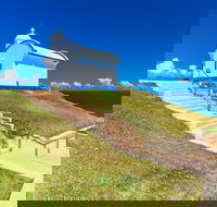 Tacking Point Lighthouse - Accommodation Resorts