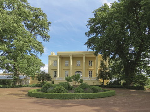 Clarendon - Accommodation Resorts 0