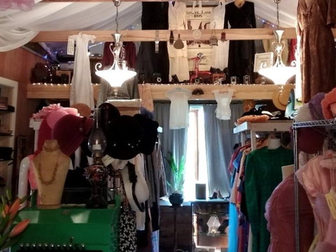 Mauzie's Most Marvellous Vintage - Accommodation Resorts 0