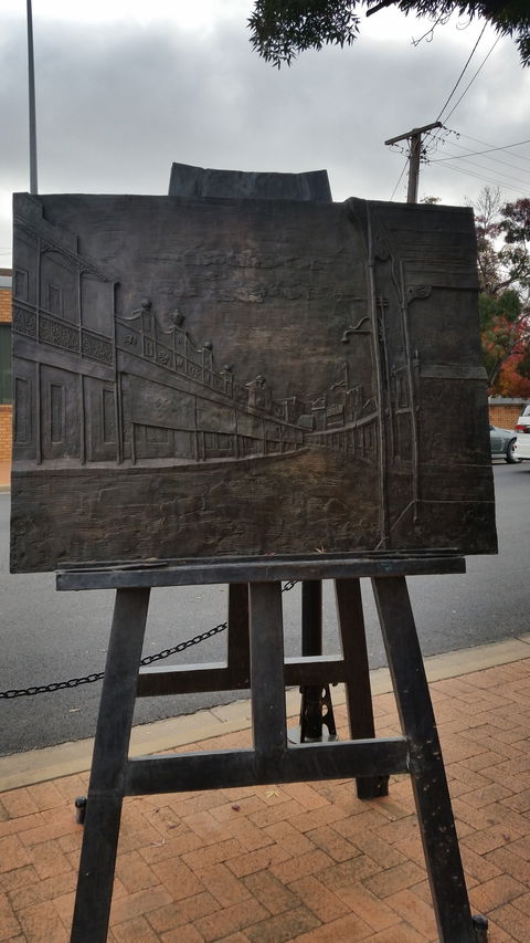 Russell Drysdale Easel Sculpture - Accommodation Resorts 0