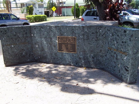 Emerald War Memorial - Accommodation Resorts 1