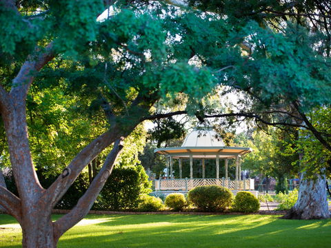 Robertson Park - Accommodation Resorts 0
