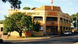 Royal Hotel Drouin - Accommodation Resorts