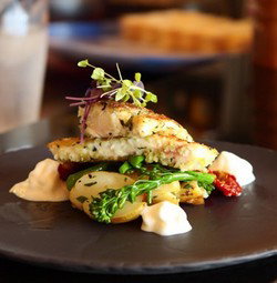 Red Cray Seafood & Grill Restaurant - Accommodation Resorts 3