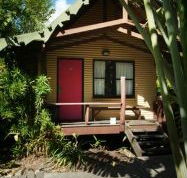 Magnum's Backpackers Bar - Accommodation Resorts
