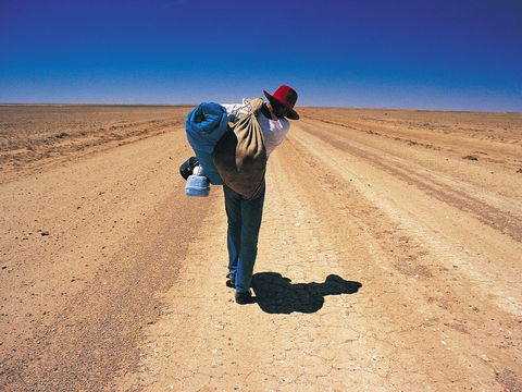 A Portrait Of Australia: Stories Through The Lens Of Australian Geographic - Accommodation Resorts 0
