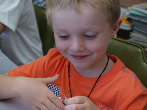 School Holiday One Hour Beading Workshops - Accommodation Resorts 2