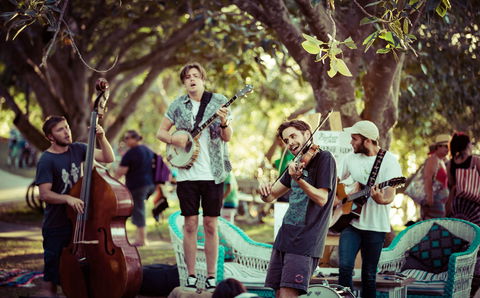 Buskers By The Lake - Accommodation Resorts 1