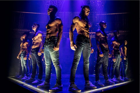 MAGIC MIKE LIVE - Accommodation Resorts 0