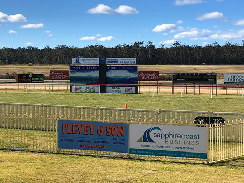 Tathra Cup Hawaiian Themed Fashions On The Field - Accommodation Resorts 0