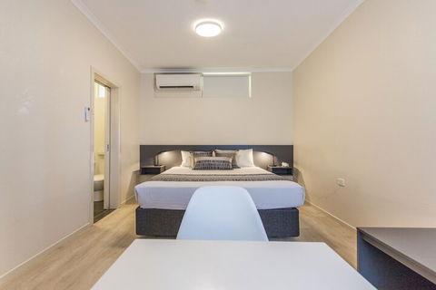 Dawson Motor Inn - Accommodation Resorts 7