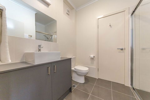 Dawson Motor Inn - Accommodation Resorts 4