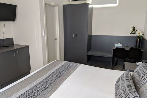 Dawson Motor Inn - Accommodation Resorts 5